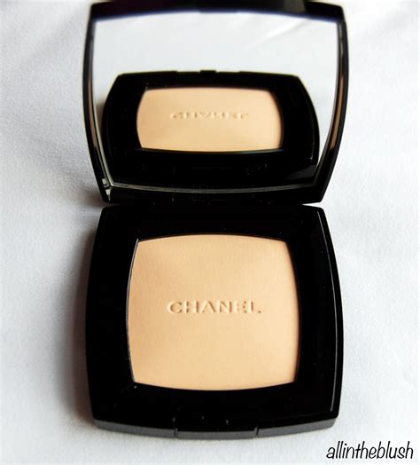 Review : Chanel Poudre Universelle Compacte 